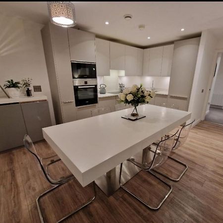 Modern Apartment, Sleeps 6, Belfast City Centre المظهر الخارجي الصورة