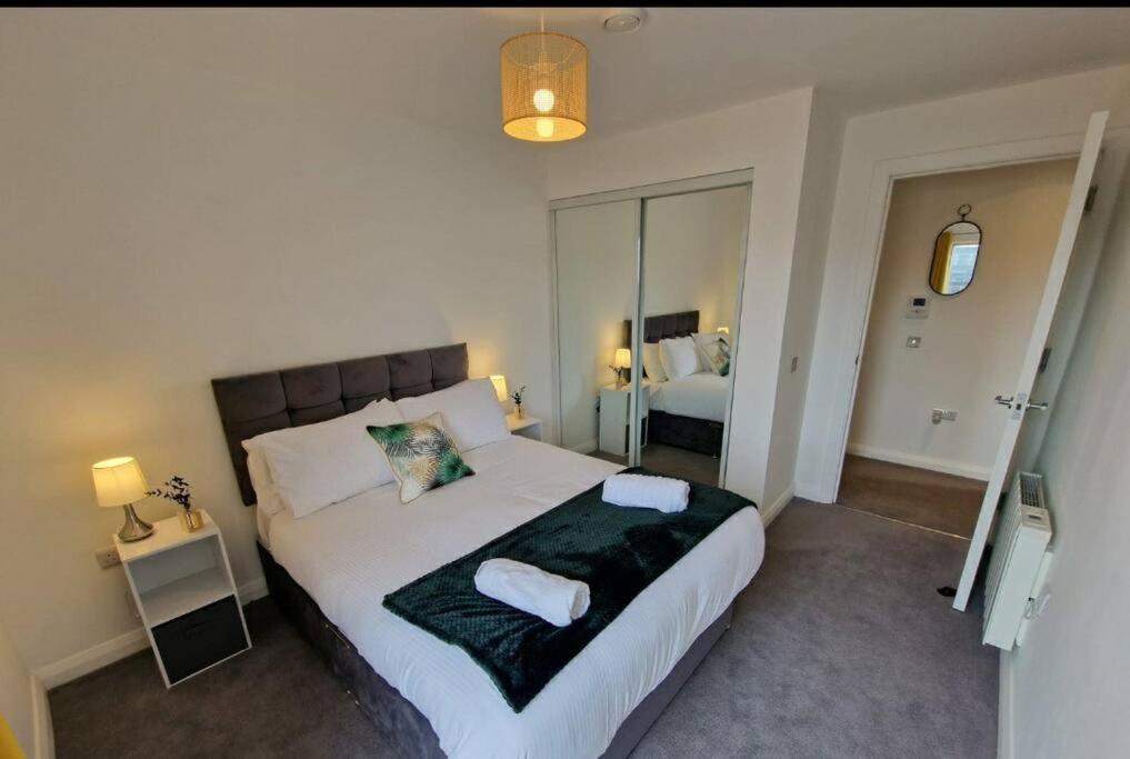 Modern Apartment, Sleeps 6, Belfast City Centre المظهر الخارجي الصورة