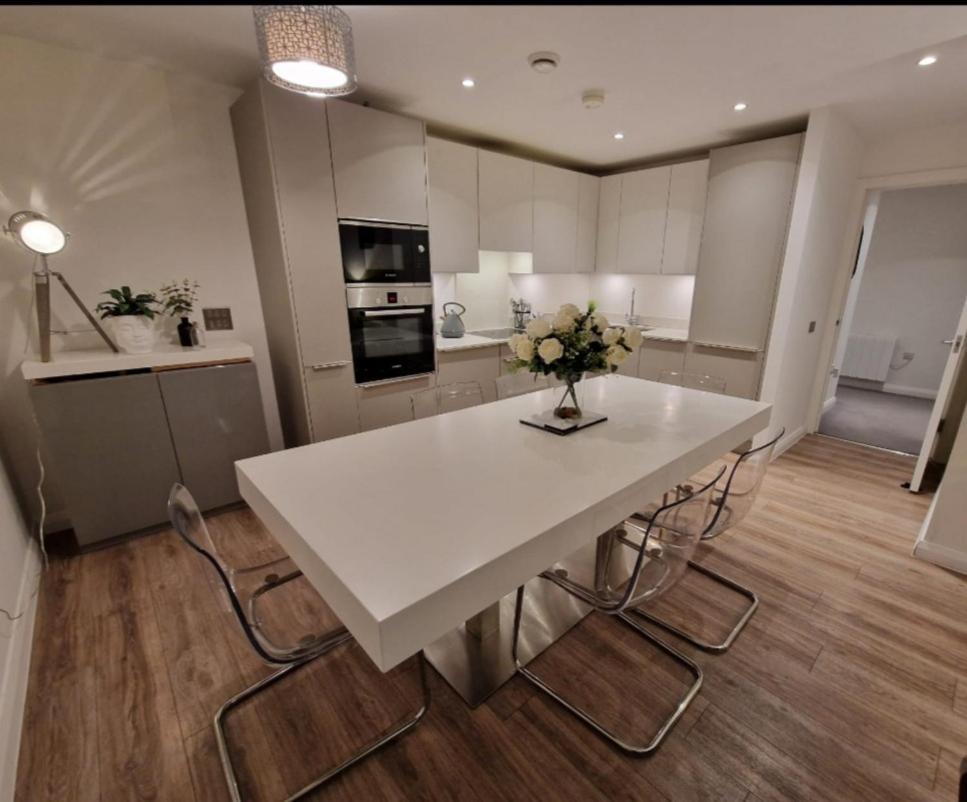 Modern Apartment, Sleeps 6, Belfast City Centre المظهر الخارجي الصورة